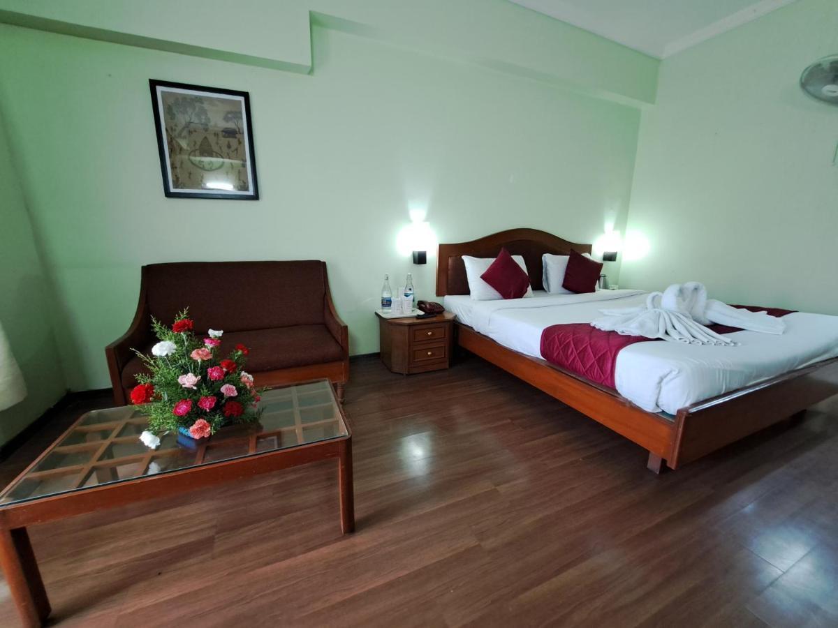 Hotel Preethi Classic Towers Ooty Ngoại thất bức ảnh