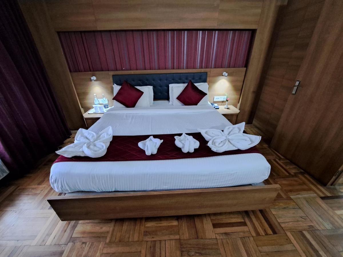 Hotel Preethi Classic Towers Ooty Ngoại thất bức ảnh